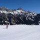 Nach 6 Jahren das erste Mal Abfahrtsski – der Bär hält den Atem an, während die Maus vor Roter Flüh und Kellenspitze zum ersten Schwung ansetzt. Abfahrt Krinnenalpe