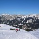 Die Maus startet in die Panoramaabfahrt nach Tannheim. Abfahrt Neunerköpfle