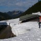 Für den Abstieg wählen wir den Weg über die Röthenstein-Alm. Insgesamt mehr Schnee, aber weniger steil und deshalb wohl bei den Verhältnissen die bessere Wahl. Abstieg Röthenstein-Alm